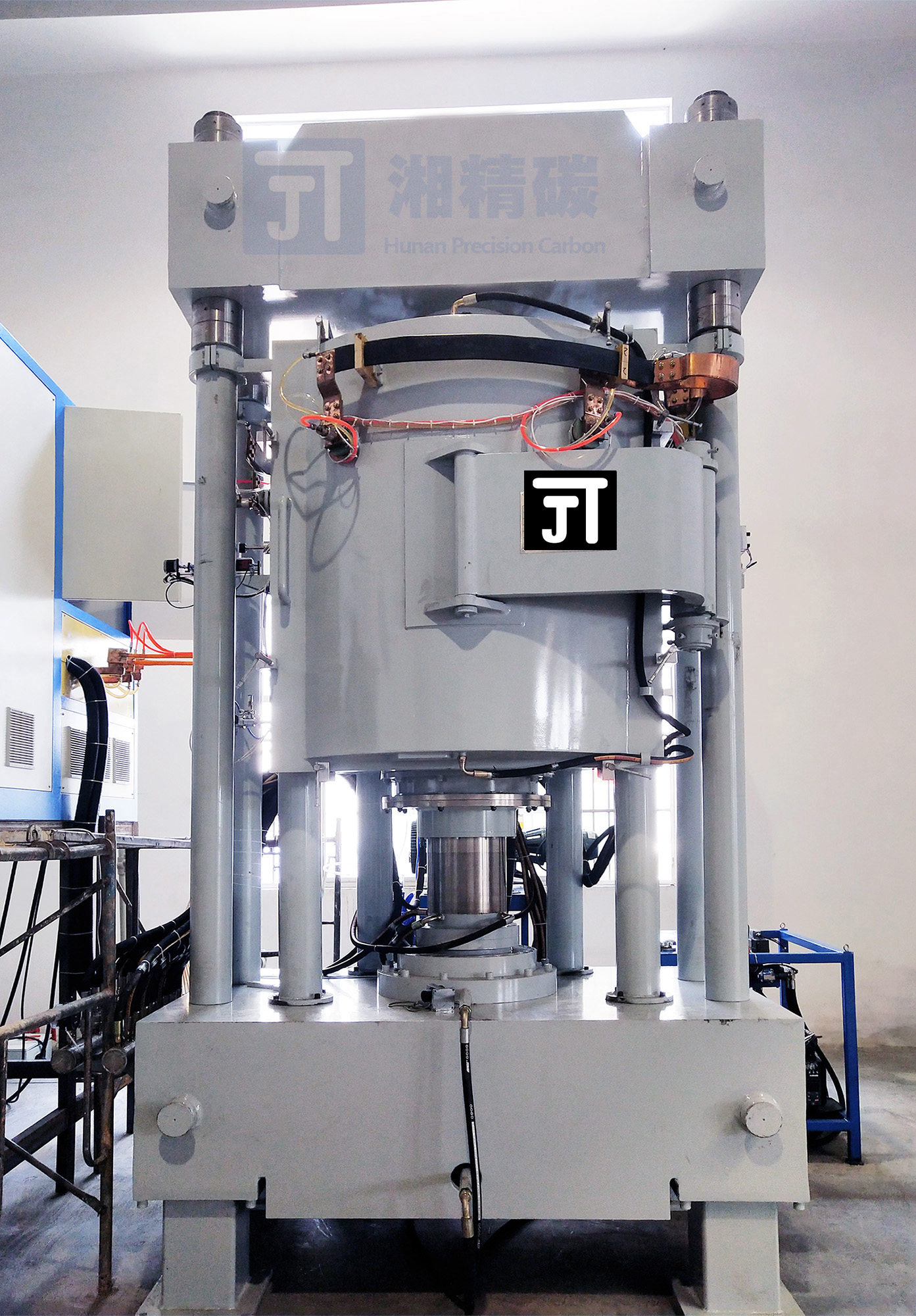 Classification and characteristics of vacuum hot pressing sintering furnace 