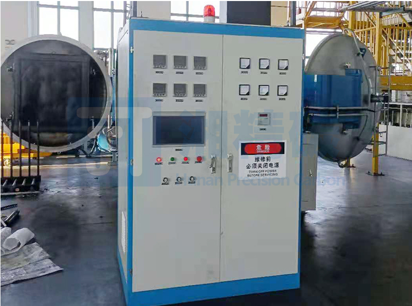 Use of graphitization continuous refining furnace 